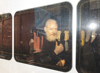 Բրիտանացի խորհրդարանականները կոչ են անում Ասանժին Շվեդիա արտահանձնել