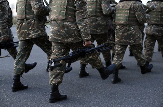 Մեղրիի զորամասի միջադեպի քրգործով մեղադրանքներ են առաջադրվել 5 զինծառայողների և զորամասի հրամանատարին, ում պաշտոնավարումը ժամանակավորապես դադարեցվել է