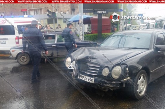 Երևանում բախվել են KIA, Mercedes և ВАЗ 2106 մեքենաները. կա վիրավոր. Shamshyan.com