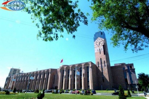 Երևանում նախատեսվում է տեղադրել Համբարձում Սայադյանի, Պերճ Զեյթունցյանի, Կարապետ Մելիք-Օհանջանյանի և Հրաչյա Թամրազյանի հուշատախտակներ