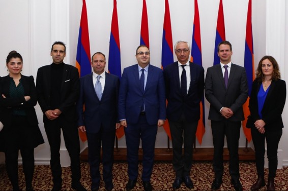 Փարիզի փաստաբանների պալատի պատվիրակության հետ քննարկվել են դատական իշխանության և փաստաբանության ոլորտի խնդիրները