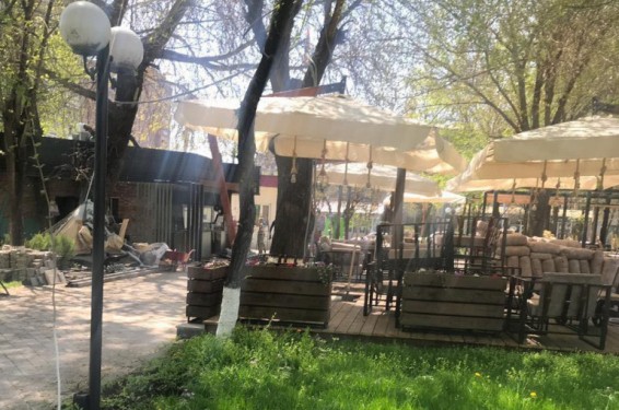 Աջափնյակի նախկին թաղապետի որդուն պատկանող սրճարանի ապամոնտաժումից հետո ՔՈ-ի հիմնադրին է նման արտոնություն տրվել. ահազանգ