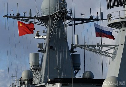 Ռուս եւ չինացի ծովայինները զորավարժանքի ժամանակ փրկել են պայմանականորեն աղետի ենթարկված նավը