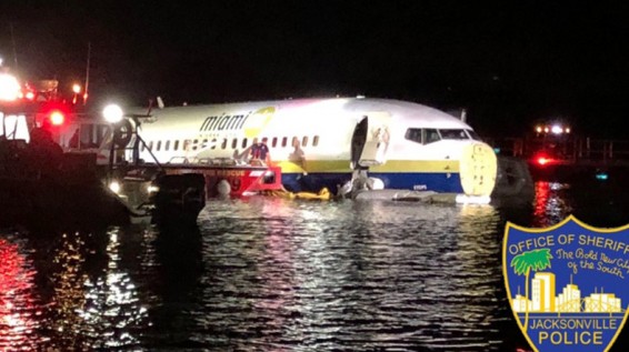 Ֆլորիդայում Boeing 737-ը դուրս գալով թռիչքուղուց, հայտնվել է գետում