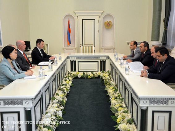 ՀՀ գլխավոր դատախազն այսօր հանդիպել է ԱՄՆ Փոխպետքարտուղարի՝ թմրամիջոցների դեմ պայքարի և իրավապահ համագործակցության հարցերով օգնականին