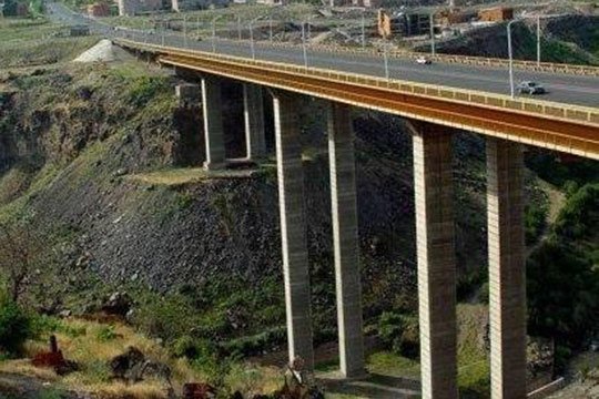 Ահազանգ. Քաղաքացին փորձել է ցած նետվել Դավիթաշենի կամրջից