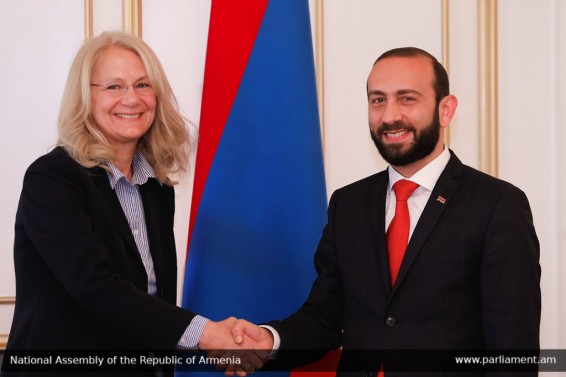 Ազգային ժողովի նախագահը հյուրընկալել է ԱՄՆ միջազգային զարգացման գործակալության հայաստանյան առաքելության տնօրենին