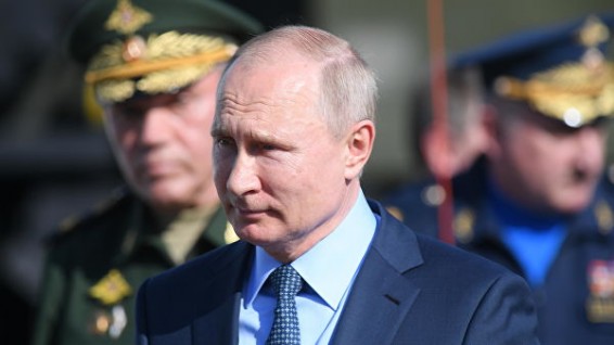 Путин прибыл в Ахтубинск в сопровождении шести истребителей Су-57