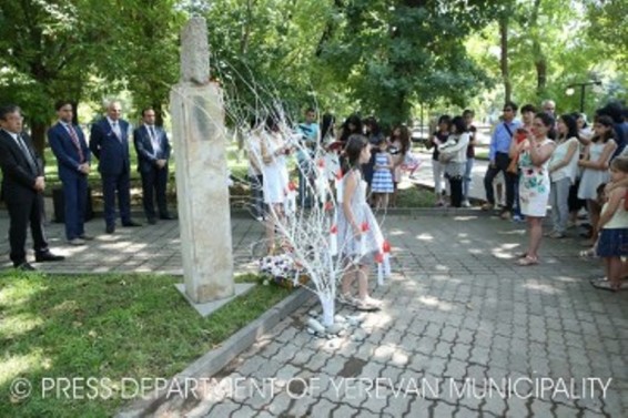 Հարգանքի տուրք` Հիրոսիմայի ատոմային ռմբակոծության զոհերի հիշատակին