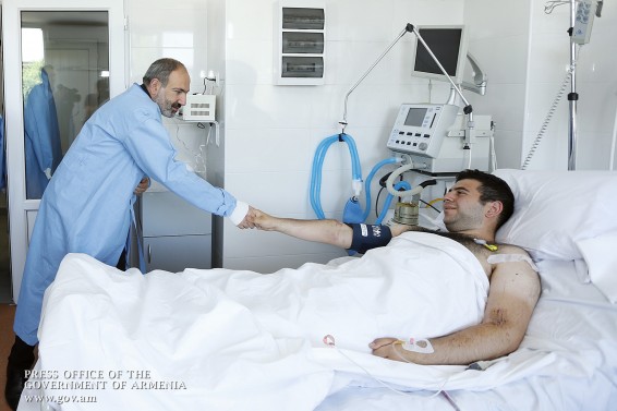 Վարչապետն այցելել է ՊՆ կենտրոնական կլինիկական զինվորական հոսպիտալ