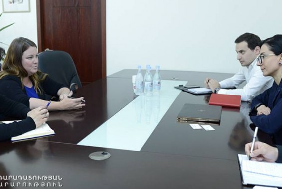 ՀՀ Արդարադատության փոխնախարարն ու ԱՄՆ դեսպանատան պաշտոնյան քննարկել են անցումային արդարադատության ներդրման հարցը