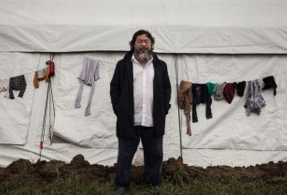 Այ Վեյվեն միգրացիոն ճգնաժամին նվիրված ցուցադրություն է նախապատրաստում