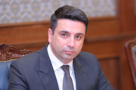 Մեքենաս գնել եմ վարկային գիծ բացելով և իմ նախորդ մեքենայից ձևավորված գումարով, հարցնեիք և չէիք հայտնվի ծիծաղելի վիճակում. Ալեն Սիմոնյանը՝ Դ. Իոաննիսյանին