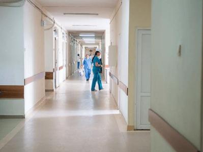 Երեւանում 7-րդ հարկից ընկած 2-ամյա աղջնակի վիճակը ծանր է. նա կոմայի մեջ է