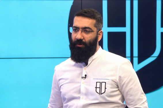 6 ոստիկան ներխուժել է «Ադեկվադ» ՀԿ-ի գրասենյակ և ձերբակալել Արթուր Դանիելյանին