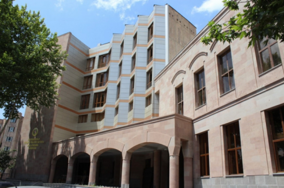 Արմավիրի մարզի Առատաշեն գյուղում 63-ամյա տղամարդը «Տոզ» տեսակի զենքով սպանել է իր 60-ամյա կնոջը, ապա գնացել է կնոջ եղբոր տուն և նրան ևս սպանել. մանրամասներ