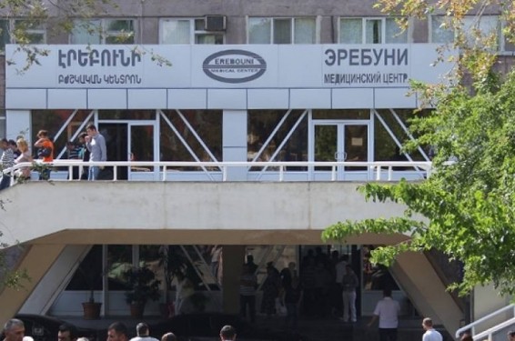Լուսահովիտի՝ հրազենային վնասվածքով հիվանդանոց տեղափոխված 35-ամյա համայնքապետի վիճակը գնահատվում է ծանր. «Էրեբունի» ԲԿ