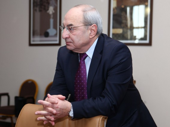 Հրայր Թովմասյանը պետք է պայքարի ոչ թե իր պաշտոնը, այլ ՀՀ Սահմանադրությունը և դատարանի անկախությունը փրկելու համար. Վազգեն Մանուկյան