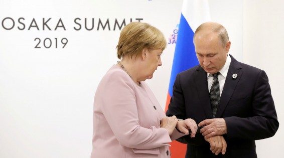 Меркель потерялась на встрече с Путиным