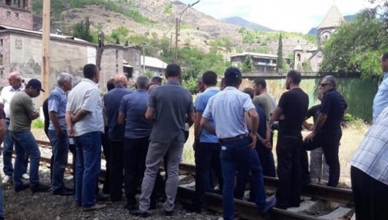 Ալավերդու պղնձաձուլարանի աշխատակիցները կրկին փակել են Երևան-Թբիլիսի երկաթգիծը