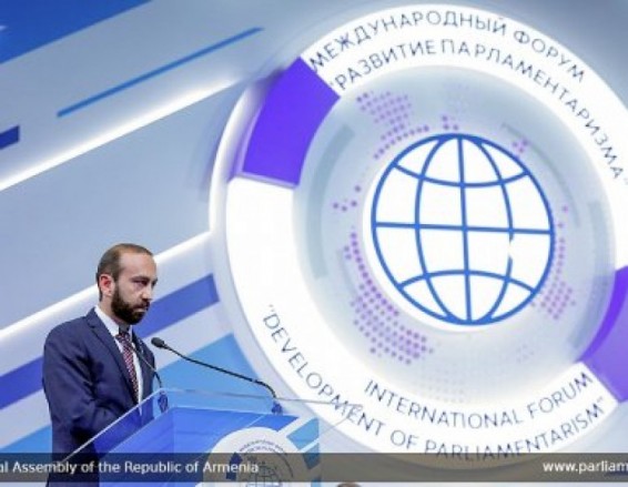 Արարատ Միրզոյանը զրուցել է կարեւոր նիստը բաց թողած պատգամավորների հետ. ինչու էր Աշոտյանը մենակ մնացել