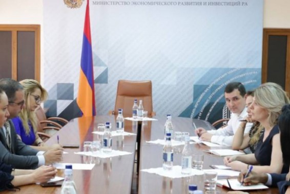 Նախարարը և ՀԲ թիմը քննարկել են «Տեղական տնտեսության և ենթակառուցվածքների զարգացում» ծրագրի ընթացքը