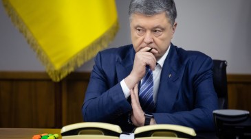 На Порошенко завели 11 уголовных дел