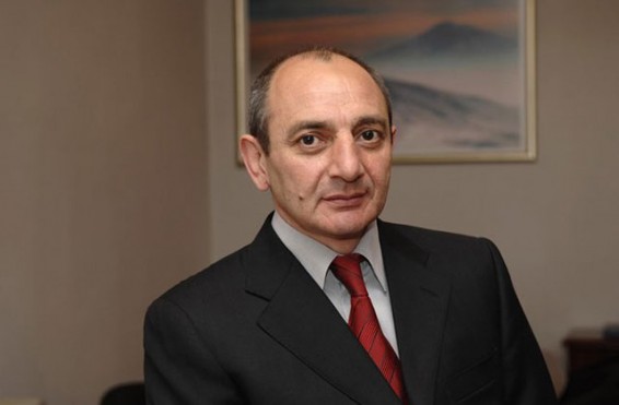 Բակո Սահակյանը ստորագրել է մի շարք օրենքներ