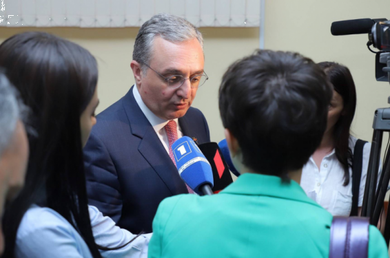 Վերին Լարսին այլընտրանքային այլ ճանապարհ գտնելու հարցի վերաբերյալ բանակցությունների նոր փուլ է մոտենում. Զոհրաբ Մնացականյան