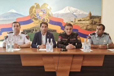 Վալերիյ Օսիպյանը ներկայացրել է Արարատի նորանշանակ ոստիկանապետին