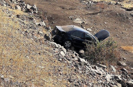 Սպիտակում Kia-ն դուրս է եկել Սուրբ Հովհաննես մատուռ տանող ճանապարհից և կախվել դեպի ձորակը