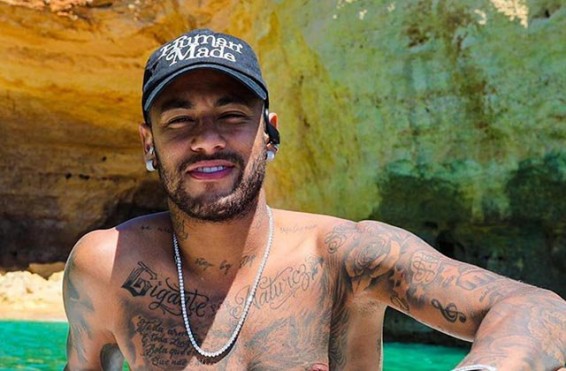 Ֆրանսիայի առաջնությունը մեկնարկել է, իսկ Նեյմարը հոր և ընկերների հետ զվարճանում է Պորտուգալիայում