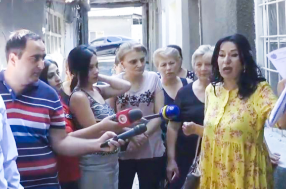 Երևանի Աղյուսագործների 86 հասցեում ապրող մոտ 20 մարդ զրկվել է կոյուղագծից