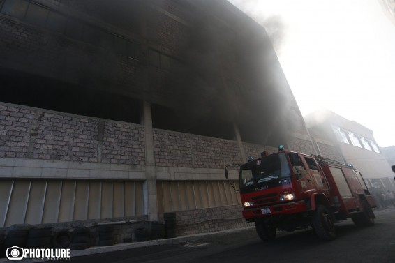 Լուսադեմին հաջողվել է մեկուսացնել «Մալաթիա մոլում» բռնկված հրդեհը․ այժմ այնտեղ 13 մարտական հաշվարկ է աշխատում