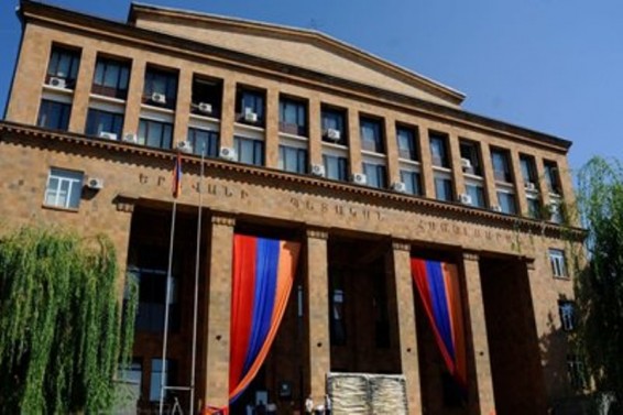 «Ժամանակ». Ո՞վ է ԵՊՀ ռեկտորի ամենահավանական թեկնածուն եւ ով է նրա մեծահարուստ փեսան