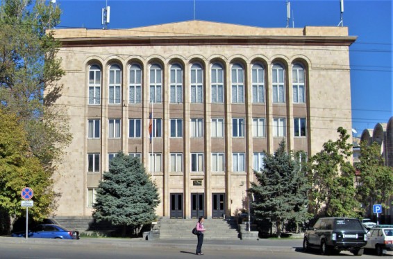 ՄԻԵԴ և Վենետիկի հանձնաժողով ուղարկված ՍԴ դիմումները կազմվել են հենց ՍԴ-ի շենքում, ՍԴ-ի աշխատակազմի համակարգչով և նրա աշխատակցի կողմից. ՍԴ-ի պարզաբանումը