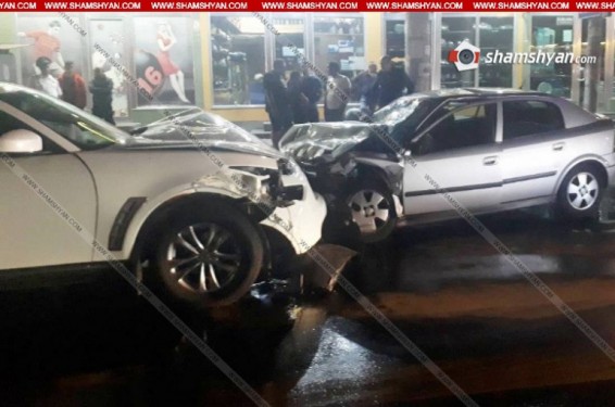 Երևանում բախվել են անհատ ձեռներեցի Infiniti-ն և ոստիկանության զորքերի ծառայողի Opel-ը. կան վիրավորներ. Shamshyan.com