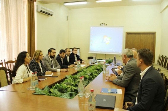 Էկոնոմիկայի նախարարությունում թռչնաբուծության ոլորտում հայ-հոլանդական համատեղ ծրագիր է քննարկվել