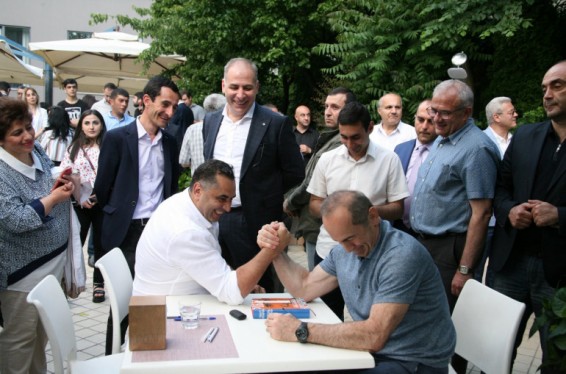 Հյուպատոսը՝ լուսանկարի պատճառով աշխատանքից ազատվելու մասին
