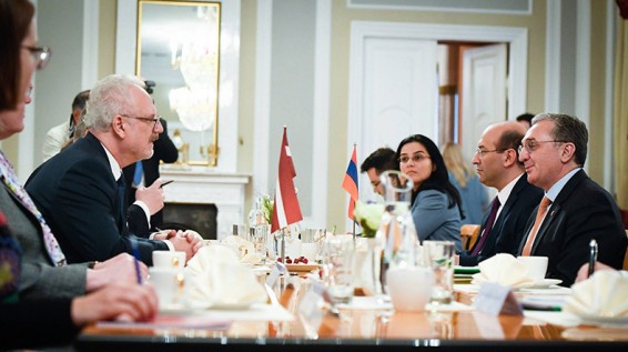 Президент Левитс и министр Мнацаканян: Альтернативы мирному урегулированию карабахского конфликта быть не может