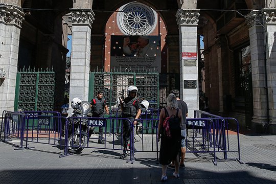 Թուրքիայում 44 ընկերություններում անցկացրել են խուզարկություն՝ կապված ռազմական հեղաշրջման փորձի հետ