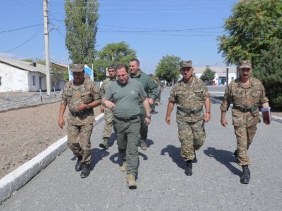 Դավիթ Տոնոյանն այցելել է «Զառ» ուսումնական կենտրոն