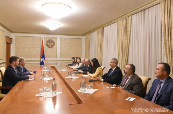 Բակո Սահակյանն ԱՄՆ կոնգրեսական Ֆրենկ Փալոունի հետ քննարկել է ադրբեջանա-ղարաբաղյան հակամարտության կարգավորմանն առնչվող հարցեր