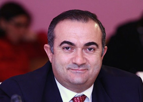 Տղերք, մեզ էլ խաղացրեք