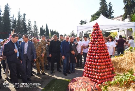 Բակո Սահակյանը ներկա է գտնվել նռան փառատոնին