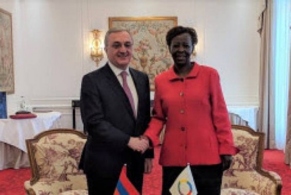 Զոհրաբ Մնացականյանը հանդիպում է ունեցել Ֆրանկոֆոնիայի գլխավոր քարտուղար Լուիզ Մուշիկիվաբոյի հետ