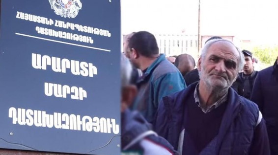 Արևշատի բնակիչները պահանջում են իրենց համագյուղացու խափանման միջոցը փոխել