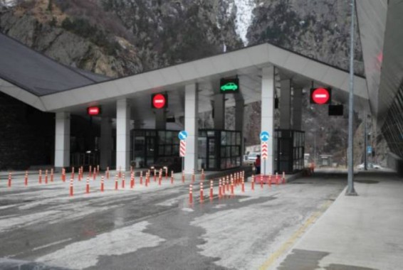 Дорога Степанцминда - Ларс открыта для всех видов транспорта