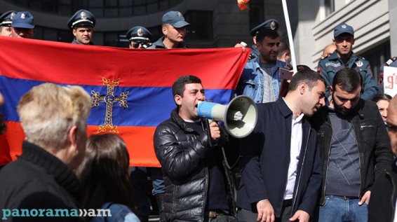 Ուսանողները հրավիրում են Արայիկ Հարությունյանին ոչ կուլիսային քննարկման
