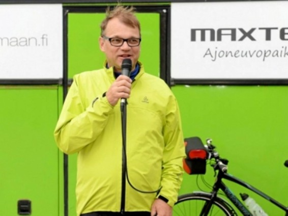 Ֆինլանդիայի վարչապետը 300 կմ է հեծանվով անցել ընտրողների հետ հանդիպման համար